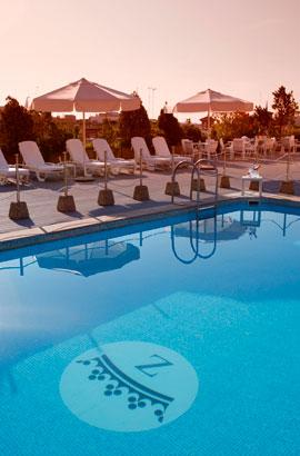 Swimming pool Hotel Palafox