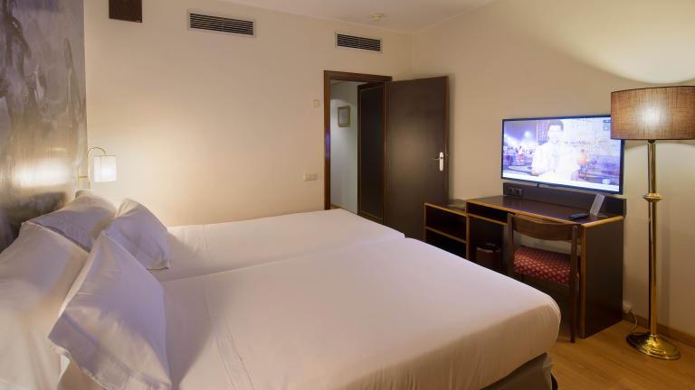 Hotel Goya Zaragoza centro: Habitación