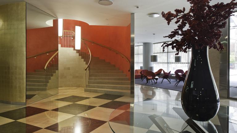 Hotel Reina Petronila Zaragoza: Hall